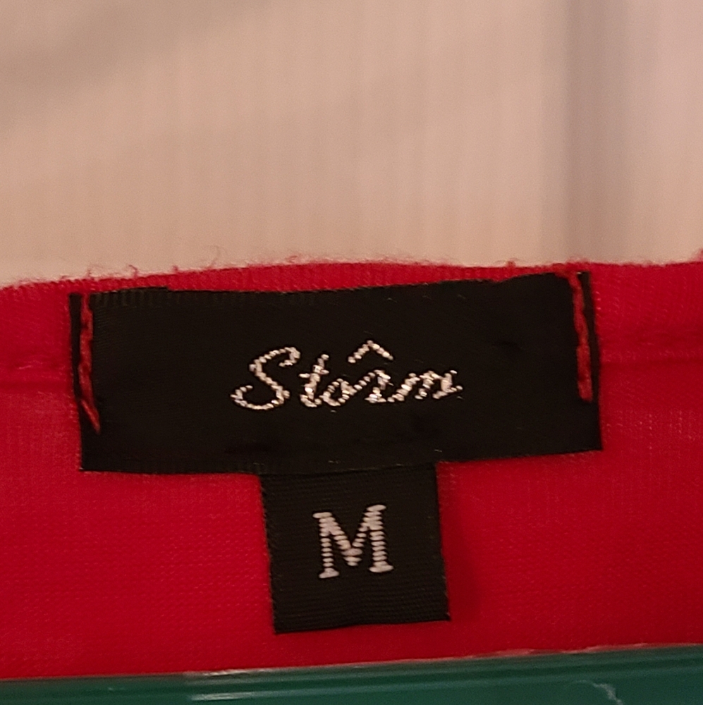 Red Fitted Tank Top with Vibrant Color - Picture 3 of 3